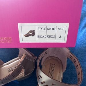 NIB big girls size 3 metallic heeled sandals